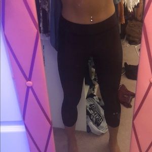 Under armor cropped leggings